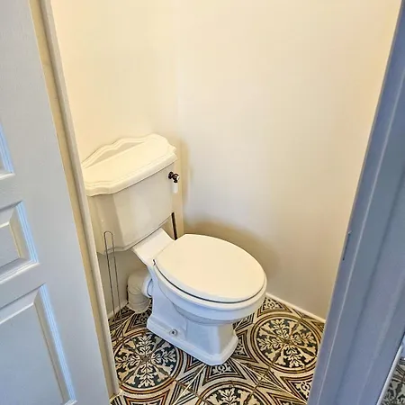 Holiday home Maison 8 Pers En Plein Coeur D'angouleme Angouleme