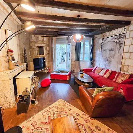 Holiday home Maison 8 Pers En Plein Coeur D'angouleme Angouleme